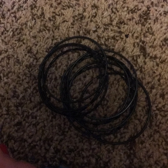 Black bracelets - Picture 2 of 2